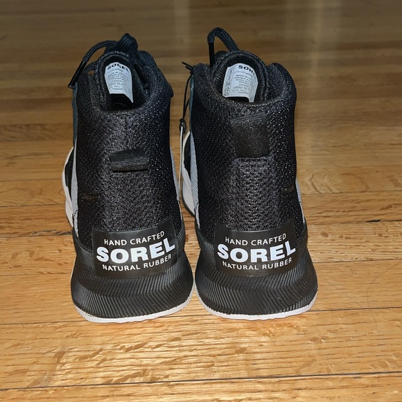 Sorel WOMEN'S OUT N ABOUT™ III WATERPROOF MID SNEAKER - Picture 6 of 16